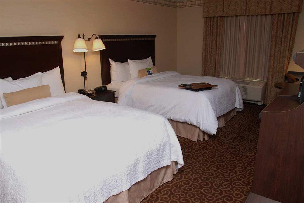 Hampton Inn & Suites Staten Island Nova Iorque Quarto foto