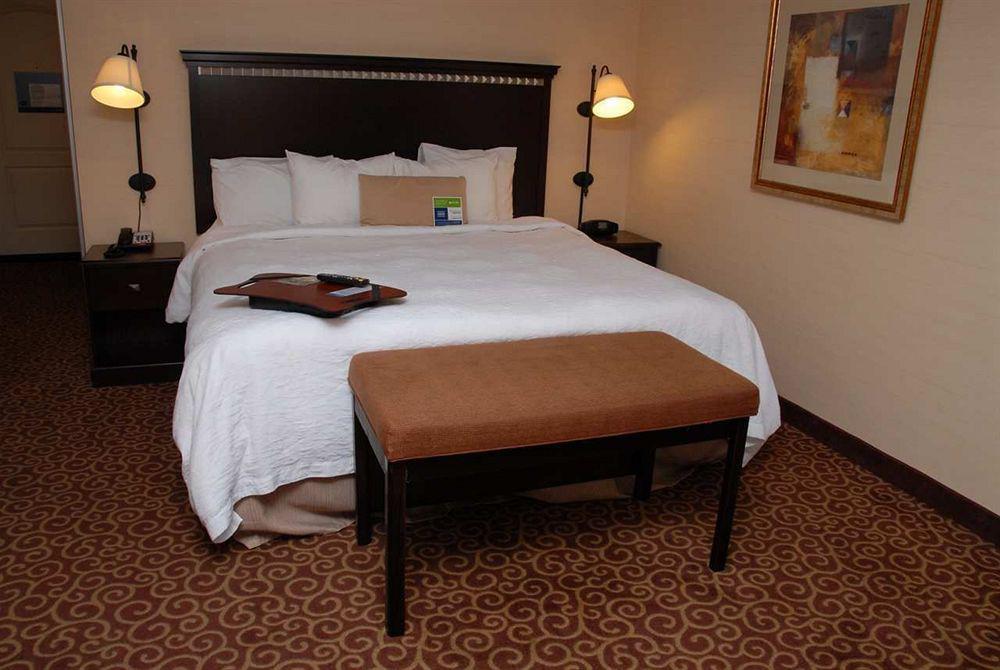 Hampton Inn & Suites Staten Island Nova Iorque Quarto foto