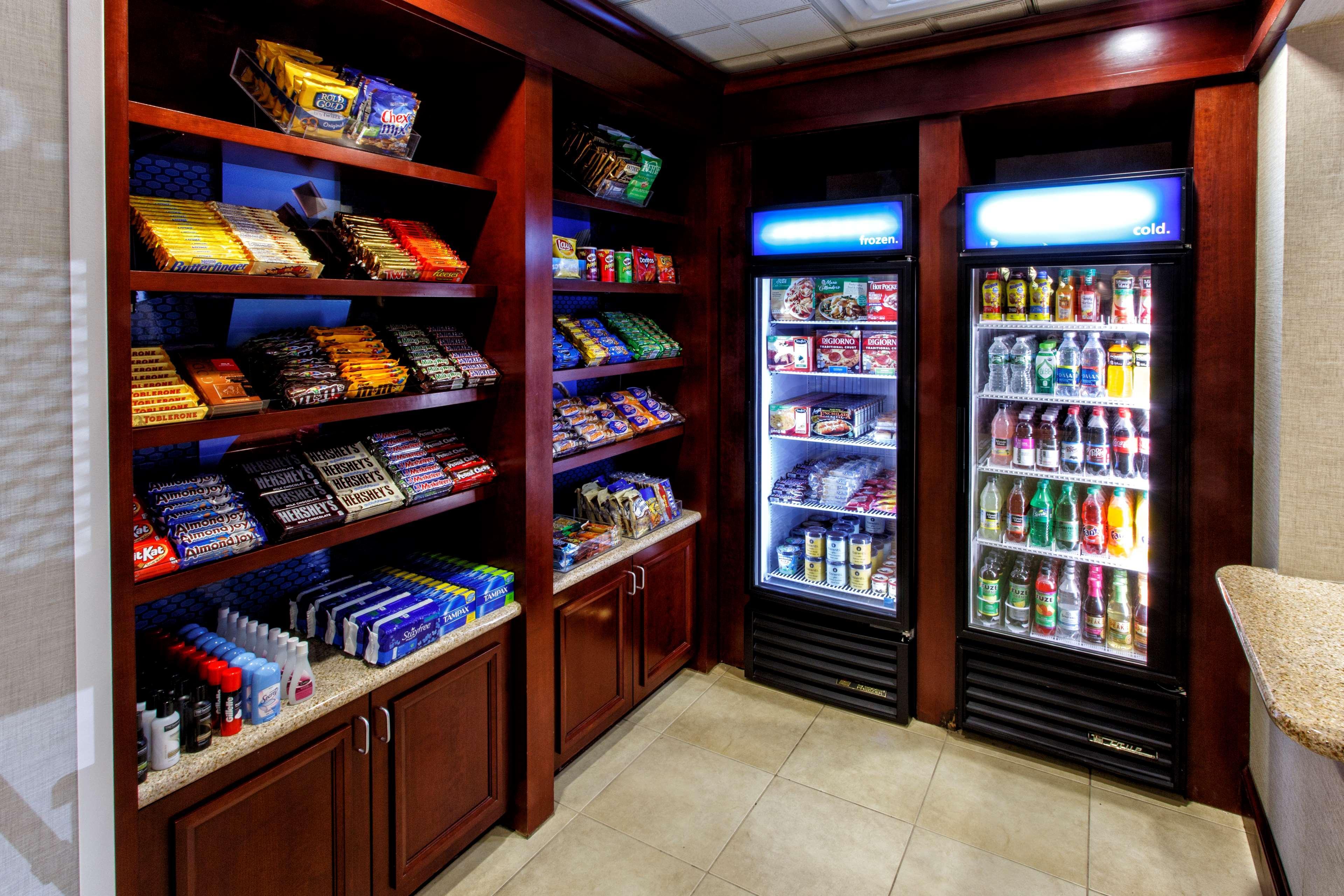 Hampton Inn & Suites Staten Island Nova Iorque Exterior foto