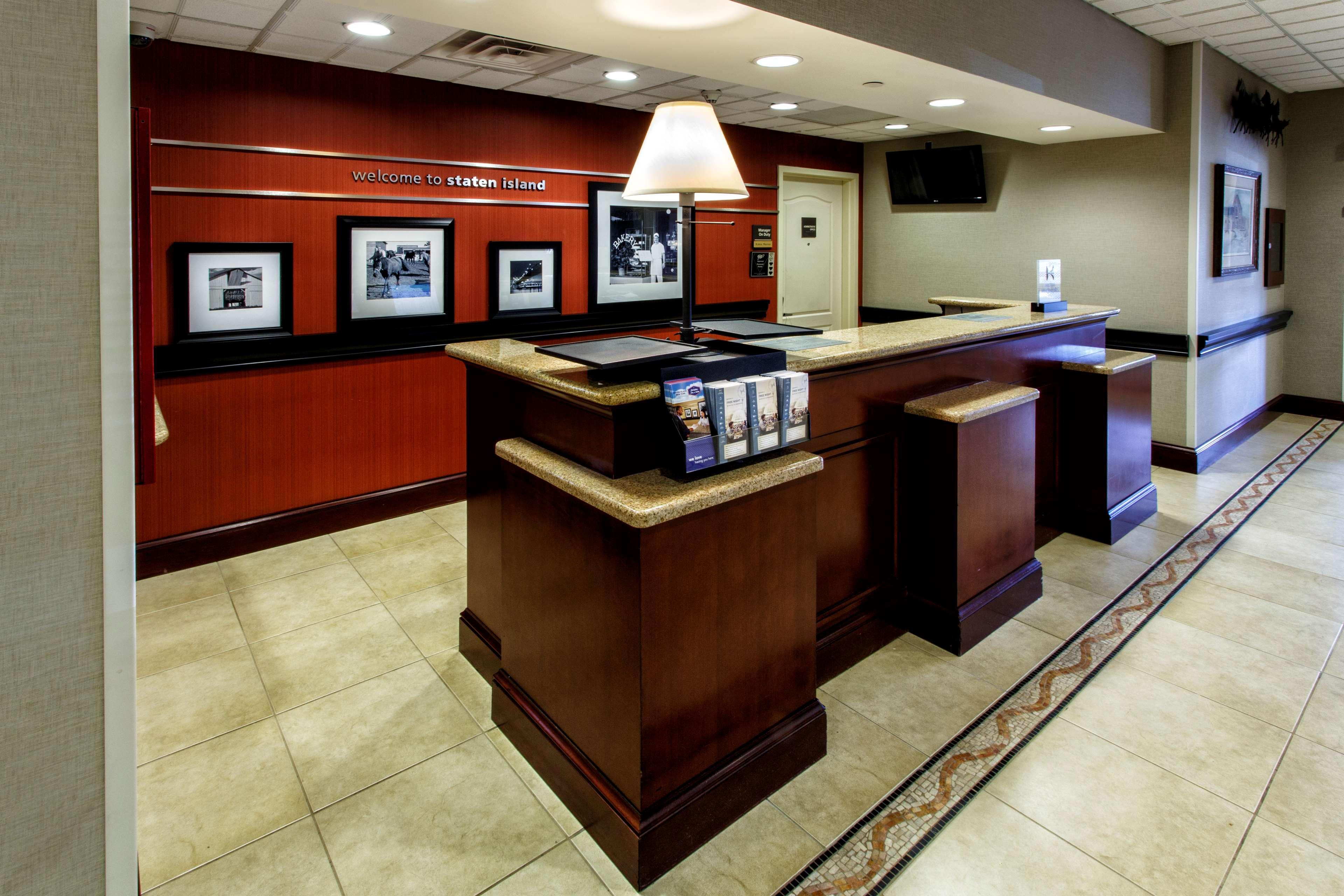 Hampton Inn & Suites Staten Island Nova Iorque Exterior foto