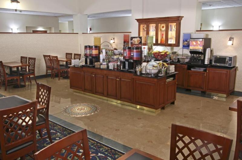 Hampton Inn & Suites Staten Island Nova Iorque Exterior foto